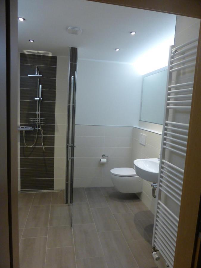 Bredehoeft Apartment